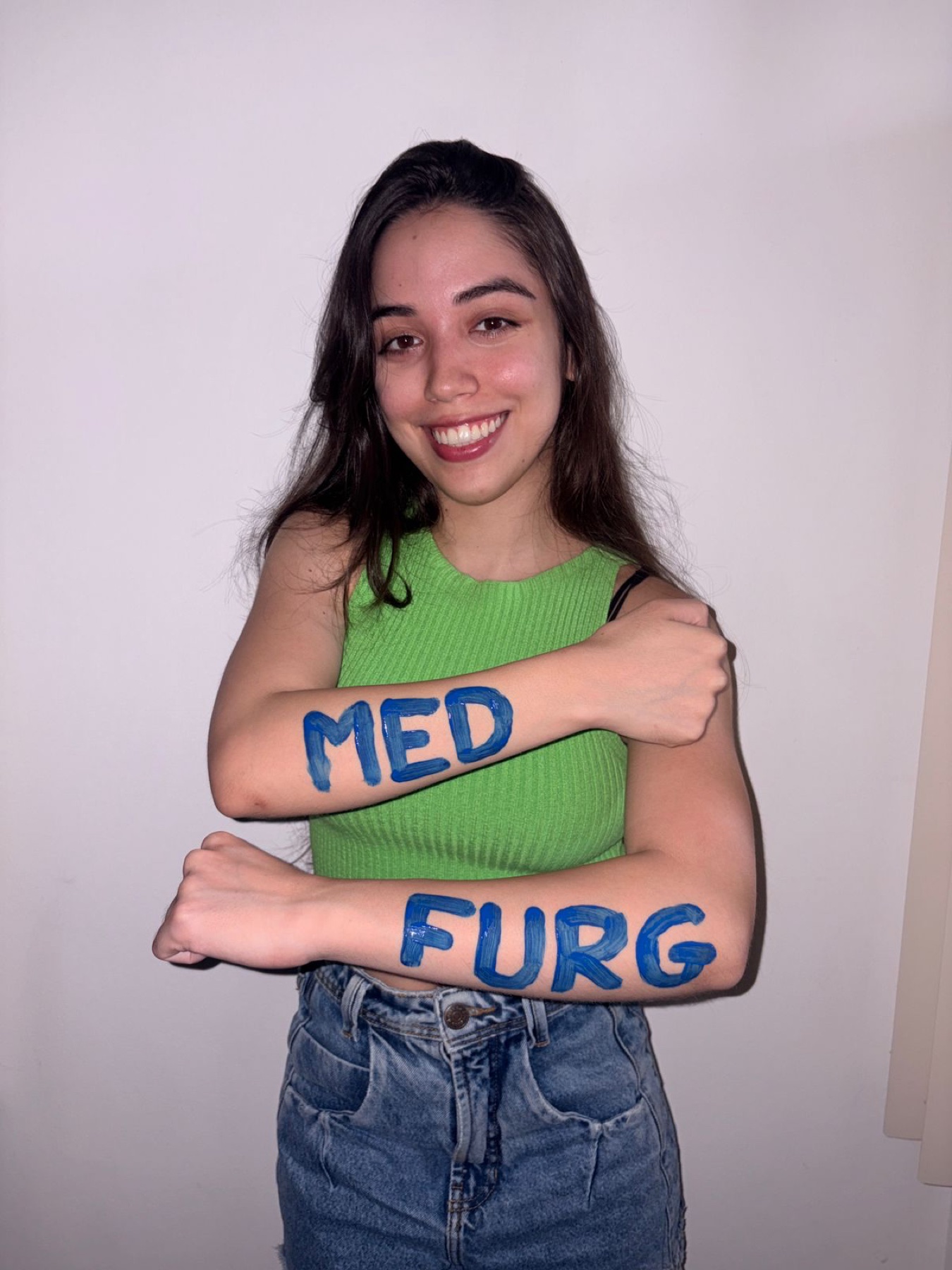 Foto de Yasmin, com aprovação em Medicina · FURG